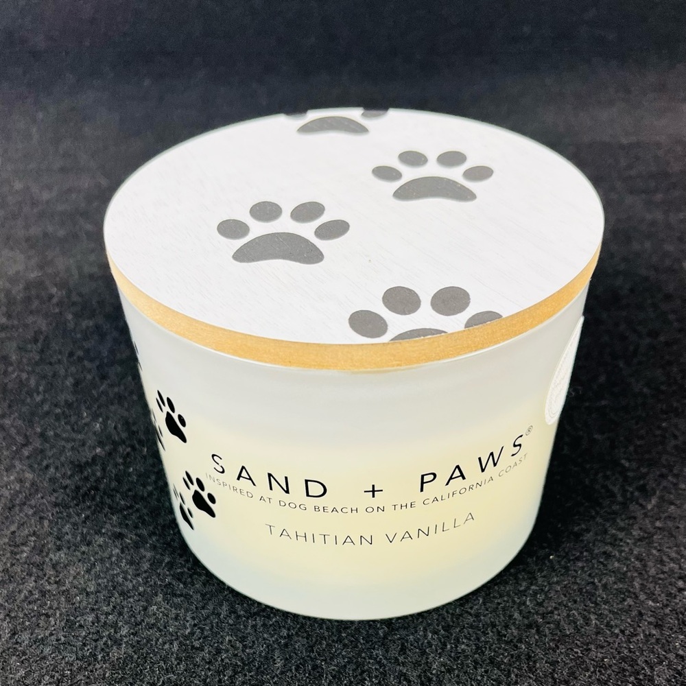 NWT Sand + Paws Tahitian Vanilla Candle 2 Wick 12oz White Jar Paw Print Wood Lid